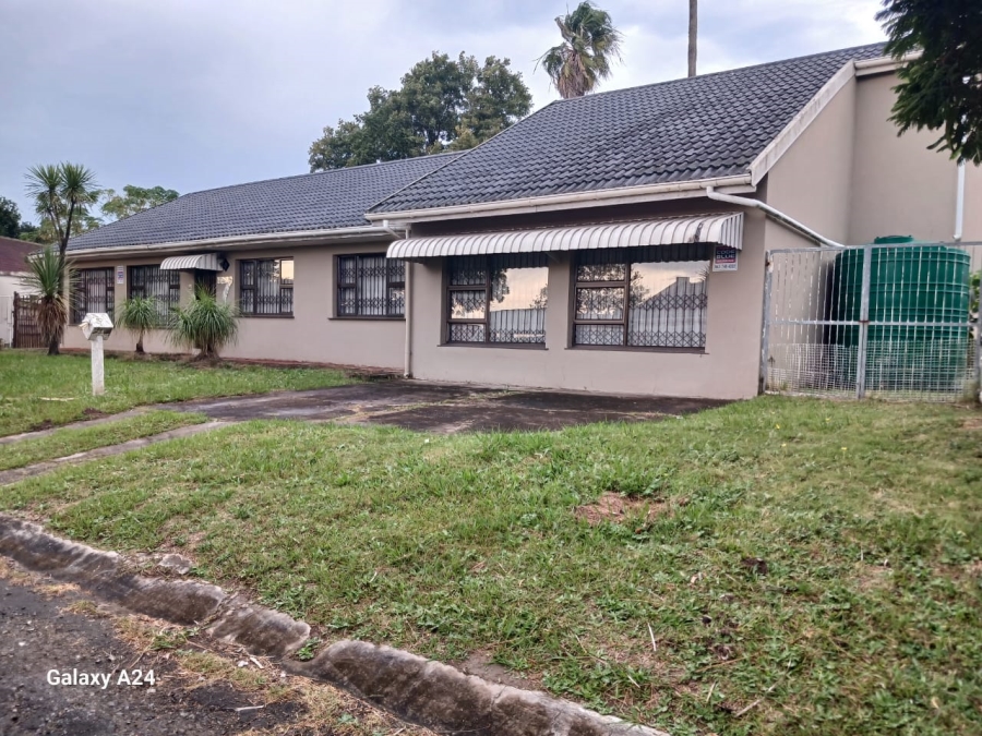 4 Bedroom Property for Sale in Beacon Bay Eastern Cape
